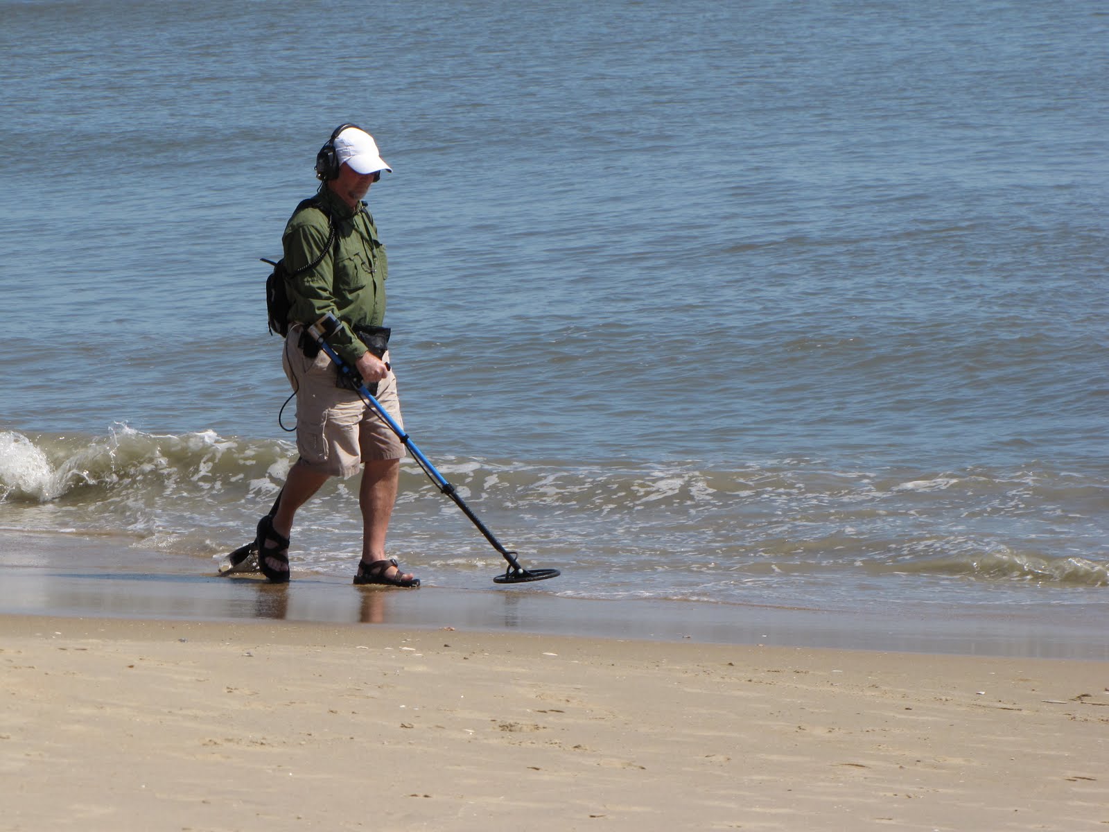Поиск металллома в воде.